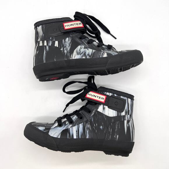 HUNTER Lace Up Rain Boots Womens 6 Black White Nightfall Marbled Rubber Bootie - Picture 4 of 11